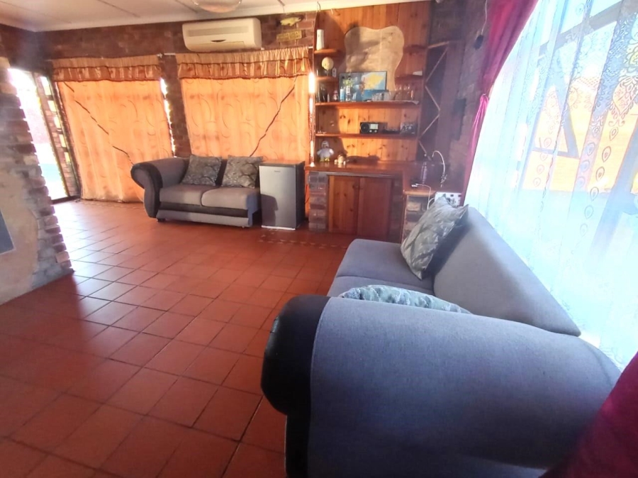 4 Bedroom Property for Sale in Wavecrest Eastern Cape